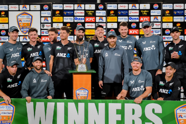 New Zealand Outclass Pakistan to Win Tri-Nation Series