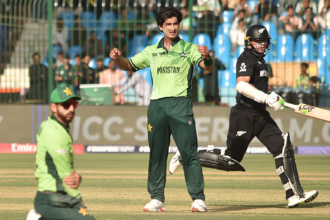 New Zealand Crush Pakistan in ICC Champions Trophy Opener