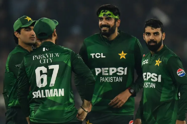 Pakistan annihilate Australia to seal T20I series